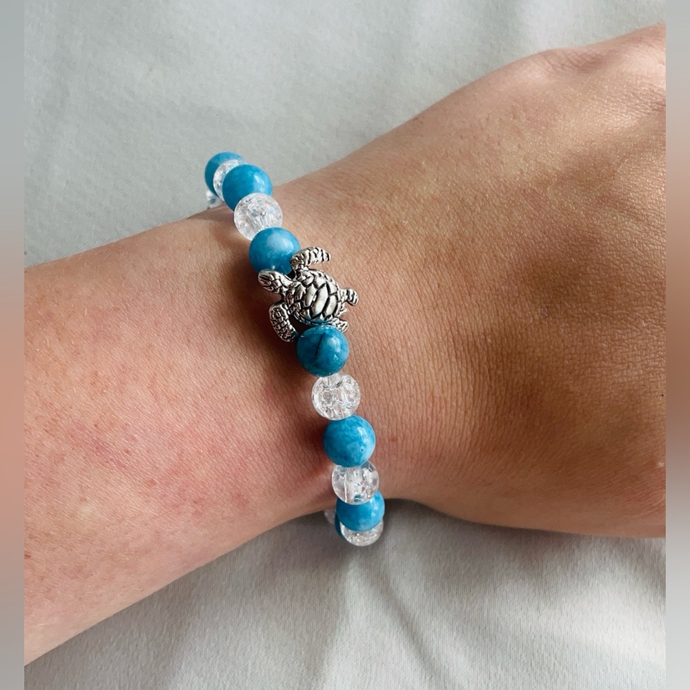 Handmade Detailed Light Blue Gemstone & Crackle Turtle Bracelet